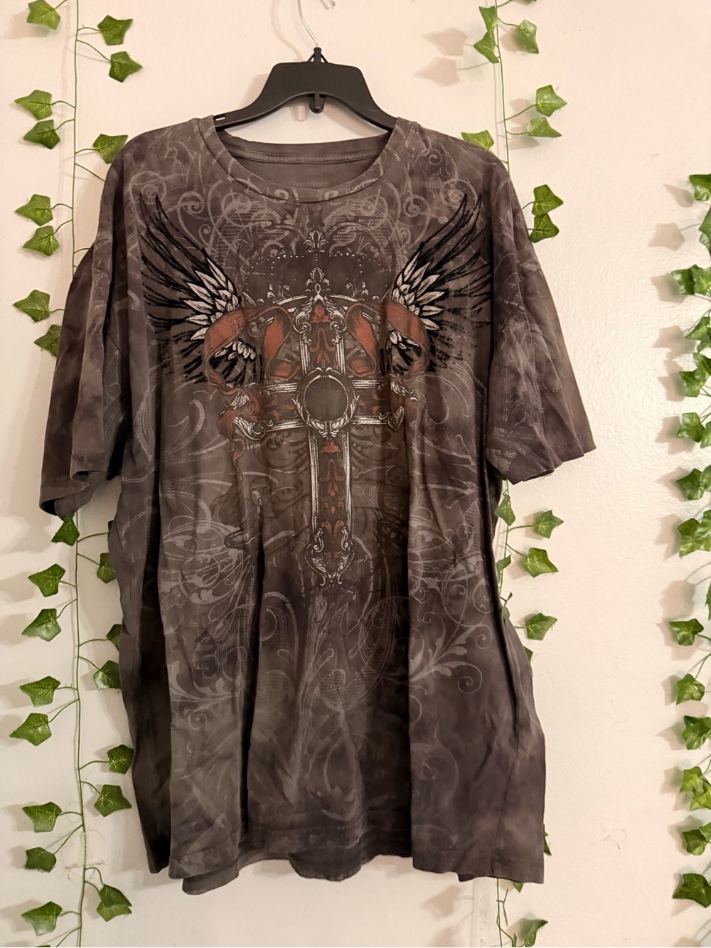 Structure Men's Winged Cross Graphic Short-Sleeve Shirt - Brown, Gray